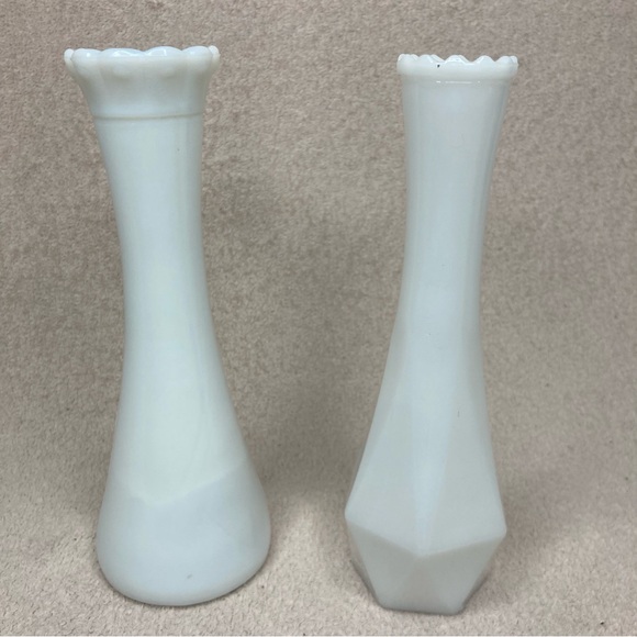 Vintage Milk Glass Flower Bud Vase Set of 2-White-Retro-Cottagecore-Grannycore - Picture 2 of 13